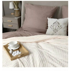 Мягкий плед-покрывало "Кубик" 200x220 евро молочный с чехлом для хранения